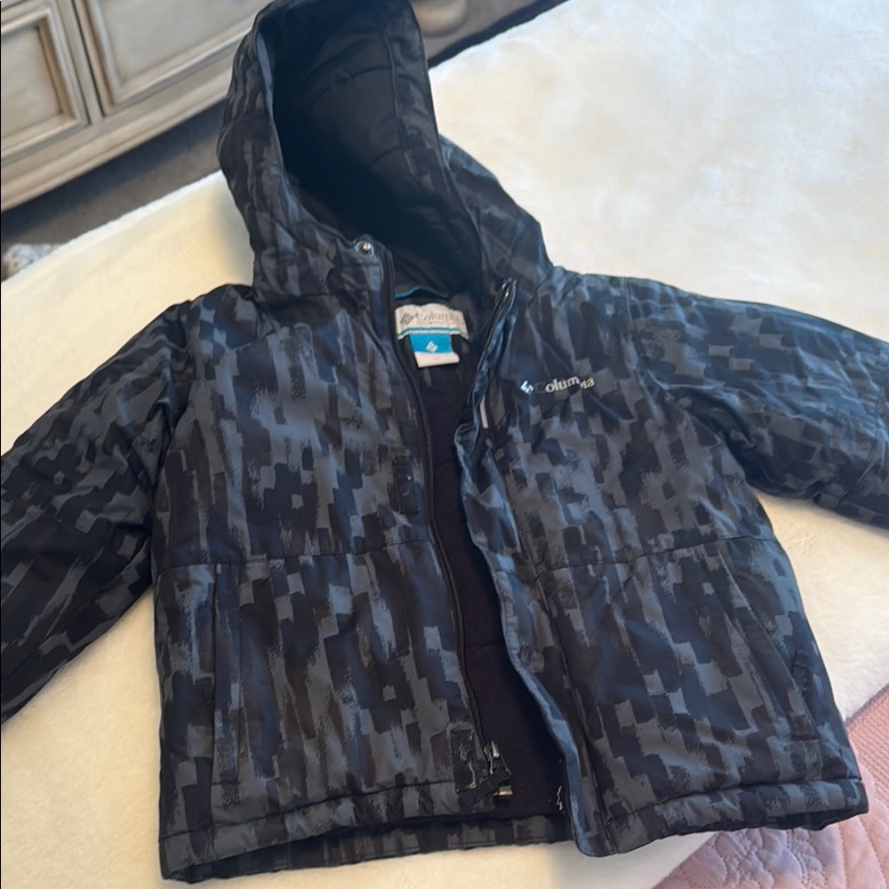 Columbia Kids' Black Patterned Jacket warm for snow